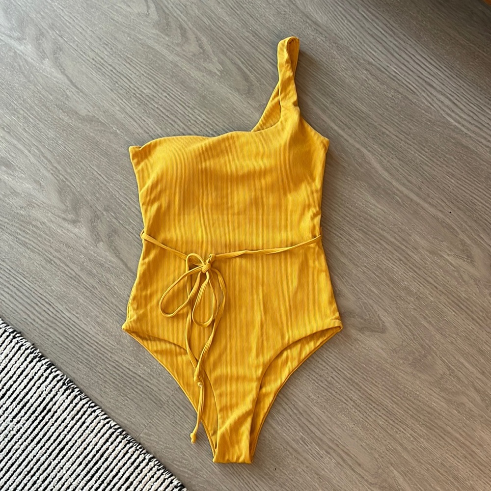 YELLOW one piece swimwear